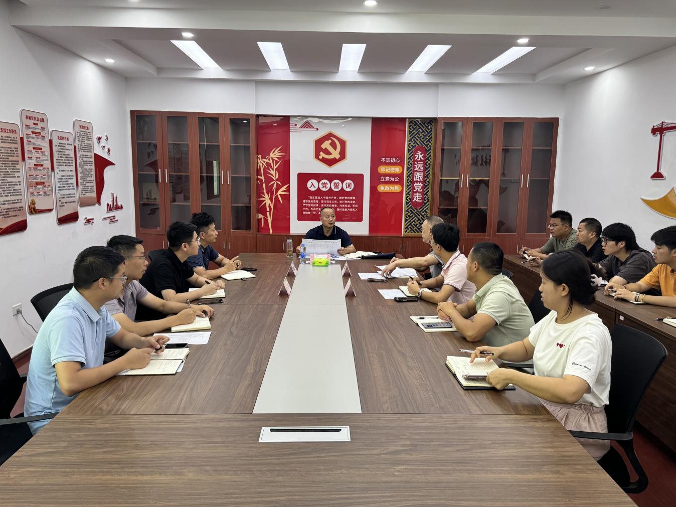 李高明召開(kāi)信拓公司員工見(jiàn)面會(huì)